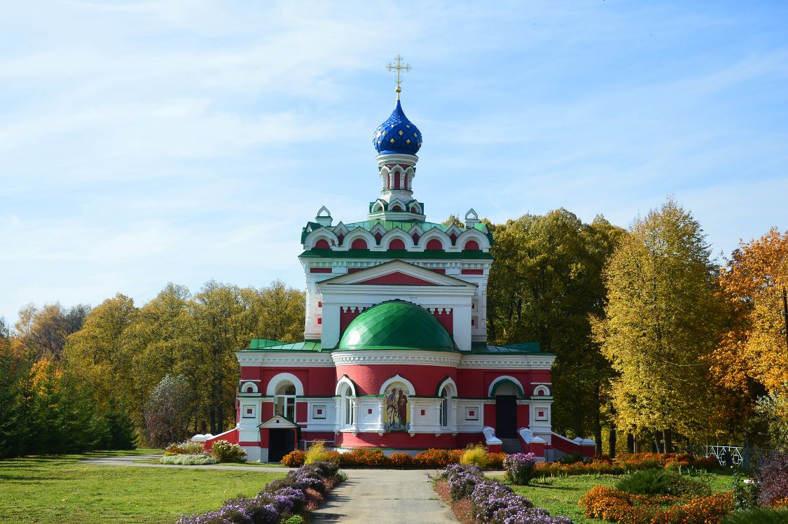 Старожилово. Церковь Петра и Павла. общий вид в ландшафте