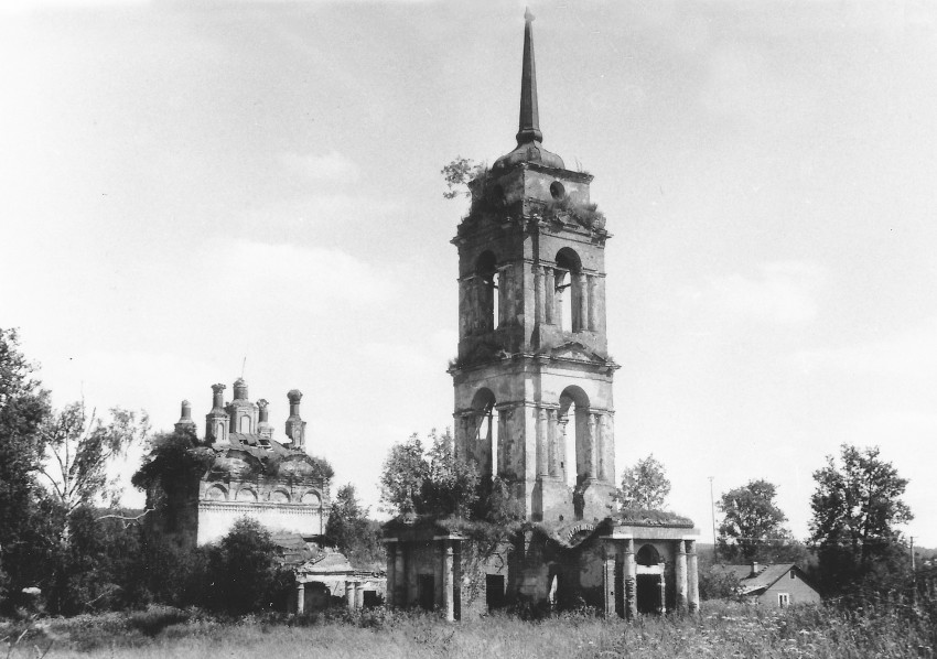 Дольское. Церковь Успения Пресвятой Богородицы. фасады