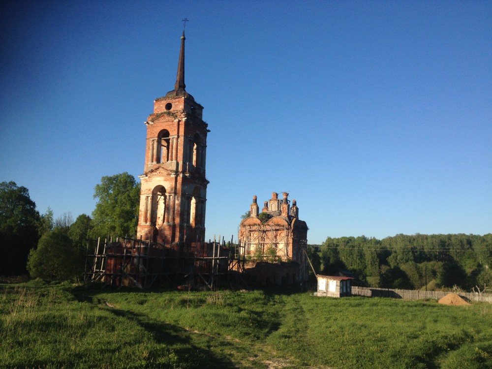 Церковь Успения Пресвятой Богородицы, Дольское (Малоярославецкий район, Калужская область). фасады