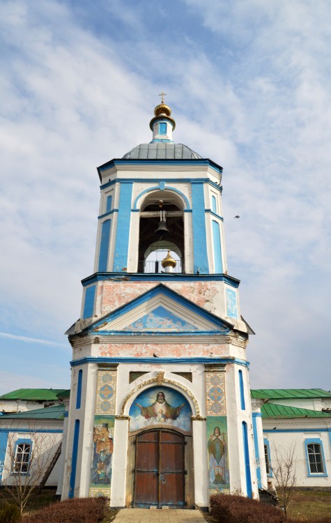 Старая Ольшанка. Церковь Троицы Живоначальной. архитектурные детали, Графика по всему фасаду колокольни