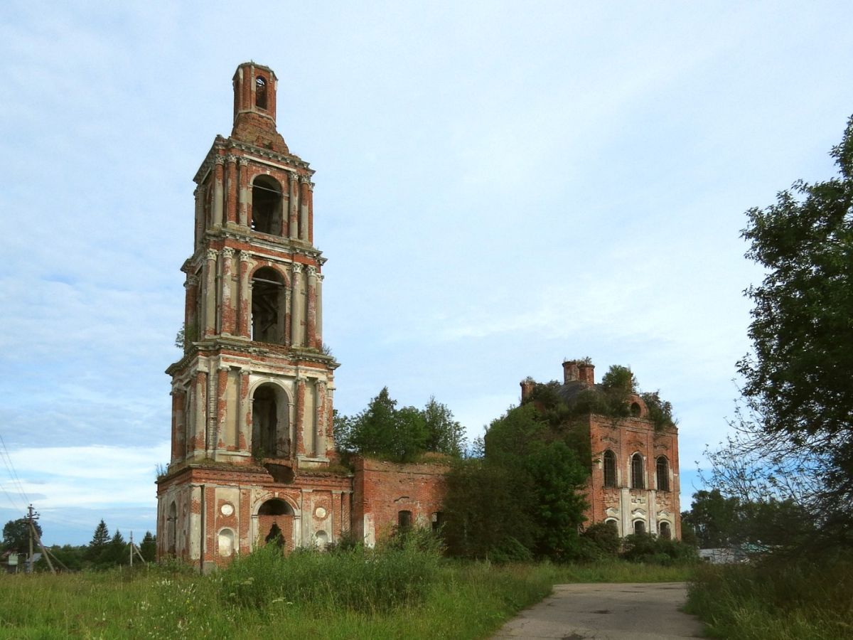 Некоуз. Церковь Троицы Живоначальной. фасады