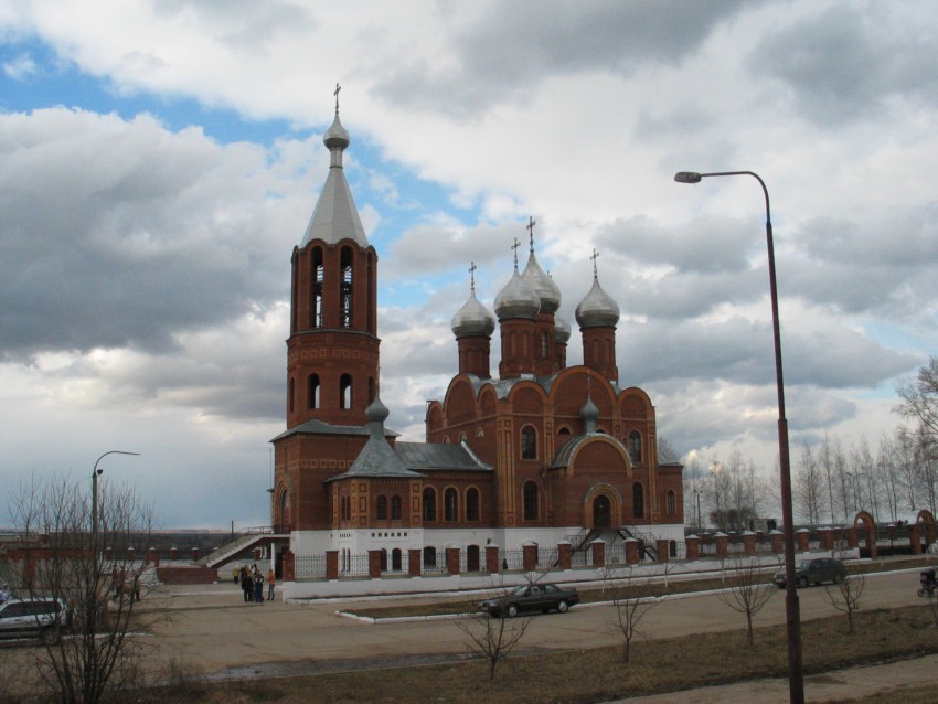 Церковь Всех Святых, в земле Российской просиявших, Кирово-Чепецк (Кирово-Чепецкий район, Кировская область). общий вид в ландшафте