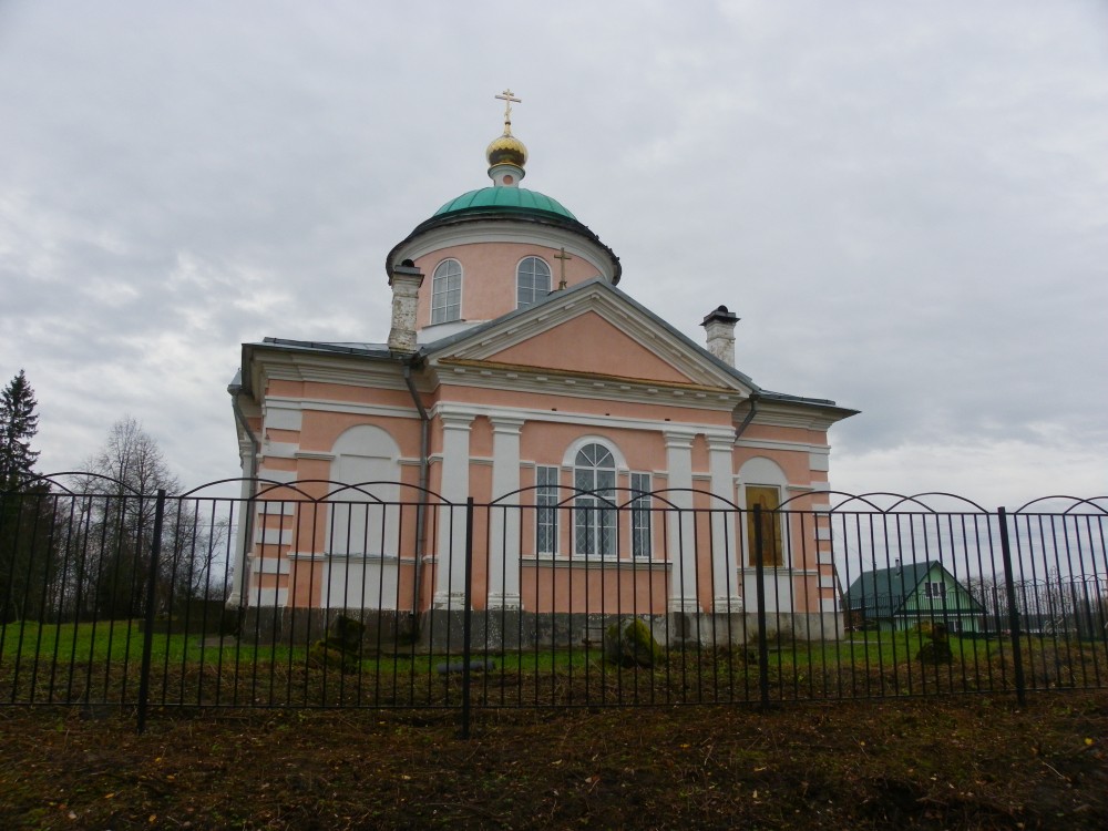 Церковь Троицы Живоначальной, Перетно (Окуловский район, Новгородская область). фасады