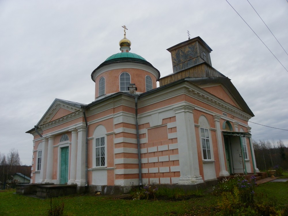 Церковь Троицы Живоначальной, Перетно (Окуловский район, Новгородская область). фасады