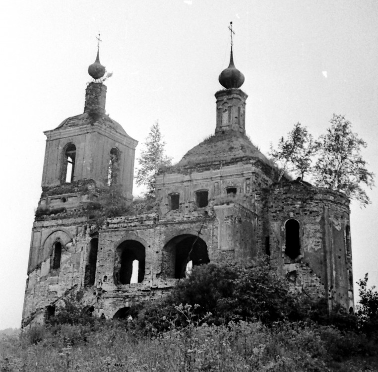 Новогорбово. Церковь Смоленской иконы Божией Матери. фасады