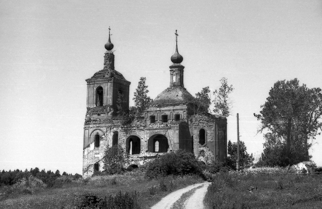 Новогорбово. Церковь Смоленской иконы Божией Матери. фасады