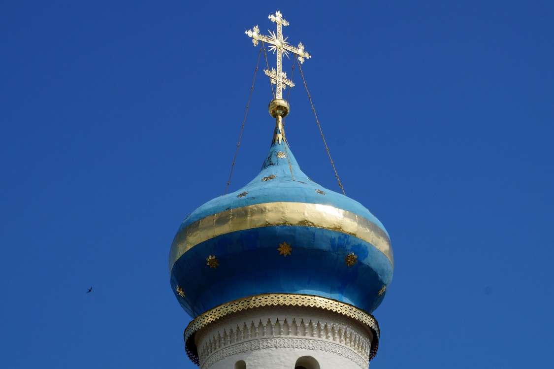 Троице-Сергиева Лавра. Церковь Сошествия Святого Духа, Сергиев Посад (Сергиево-Посадский городской округ, Московская область). архитектурные детали, Глава и крест