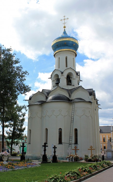 Сергиев Посад. Троице-Сергиева Лавра. Церковь Сошествия Святого Духа. фасады