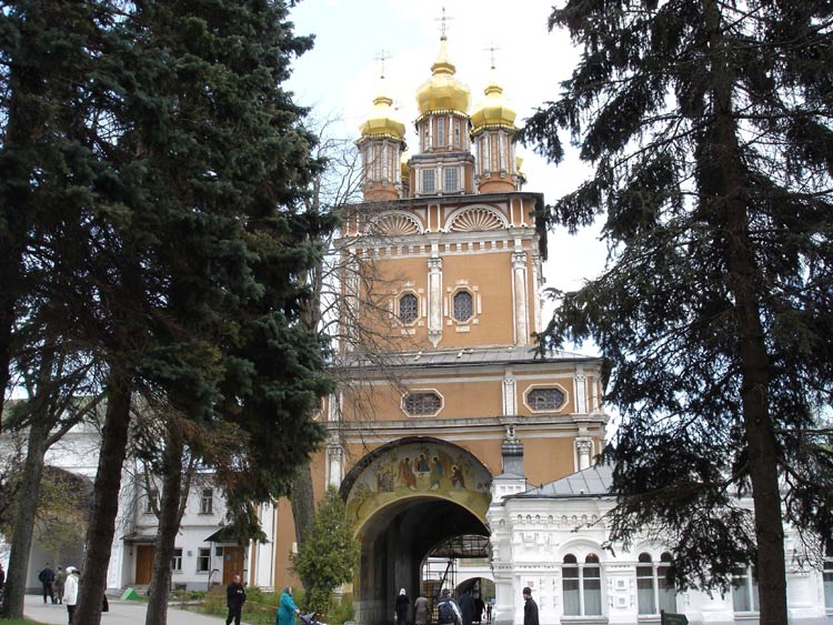 Троице-Сергиева Лавра. Надвратная церковь Рождества Иоанна Предтечи, Сергиев Посад (Сергиево-Посадский городской округ, Московская область). фасады, 		      