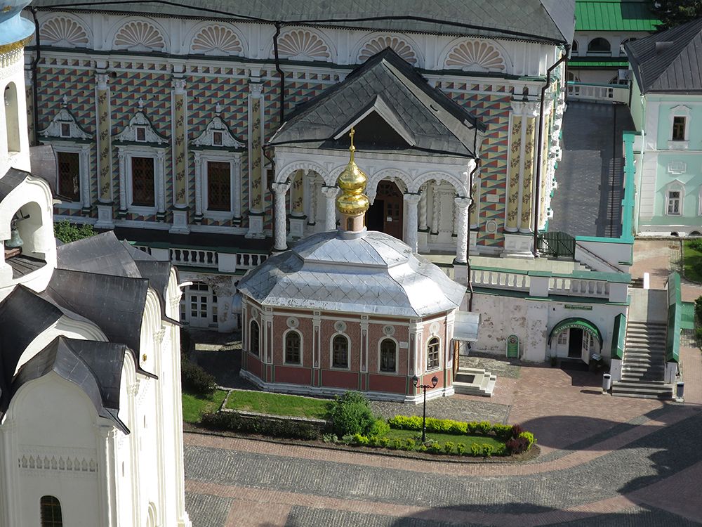 Сергиев Посад. Троице-Сергиева Лавра. Церковь Явления Пресвятой Богородицы Сергию Радонежскому. фасады