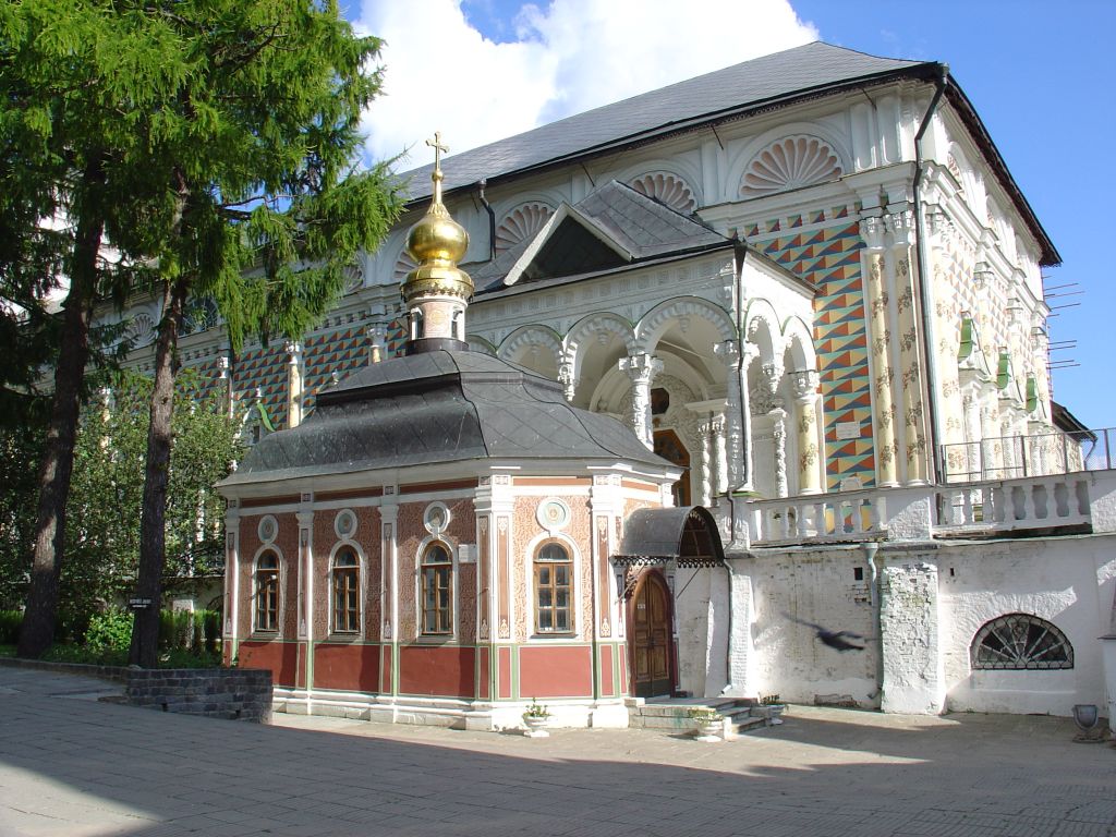 Троице-Сергиева Лавра. Церковь Явления Пресвятой Богородицы Сергию Радонежскому, Сергиев Посад (Сергиево-Посадский городской округ, Московская область). фасады