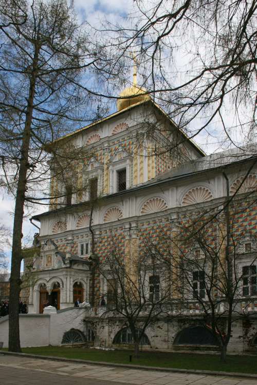 Сергиев Посад. Троице-Сергиева Лавра. Церковь Сергия Радонежского в трапезной палате. архитектурные детали