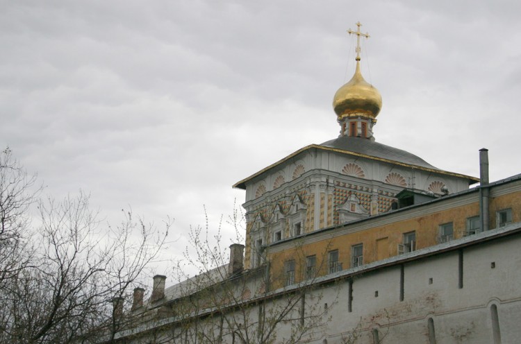 Сергиев Посад. Троице-Сергиева Лавра. Церковь Сергия Радонежского в трапезной палате. архитектурные детали