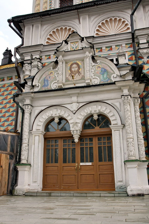 Троице-Сергиева Лавра. Церковь Сергия Радонежского в трапезной палате, Сергиев Посад (Сергиево-Посадский городской округ, Московская область). архитектурные детали, Северный фасад