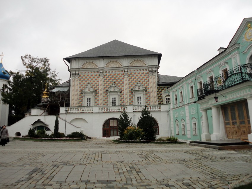 Троице-Сергиева Лавра. Церковь Сергия Радонежского в трапезной палате, Сергиев Посад (Сергиево-Посадский городской округ, Московская область). фасады