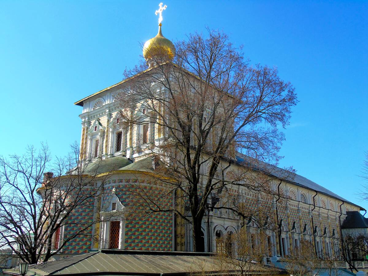 Троице-Сергиева Лавра. Церковь Сергия Радонежского в трапезной палате, Сергиев Посад (Сергиево-Посадский городской округ, Московская область). фасады