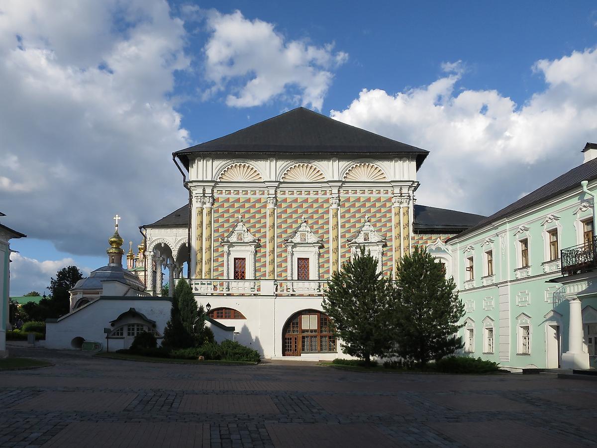 фасады. Троице-Сергиева Лавра. Церковь Сергия Радонежского в трапезной палате, Сергиев Посад (Сергиево-Посадский городской округ, Московская область)