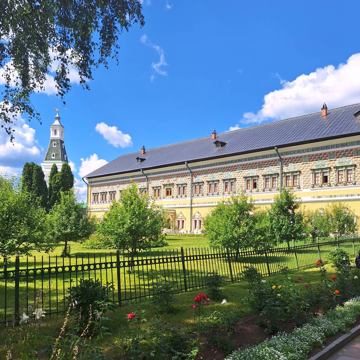 Троице-Сергиева Лавра. Церковь Покрова Пресвятой Богородицы в Царских 