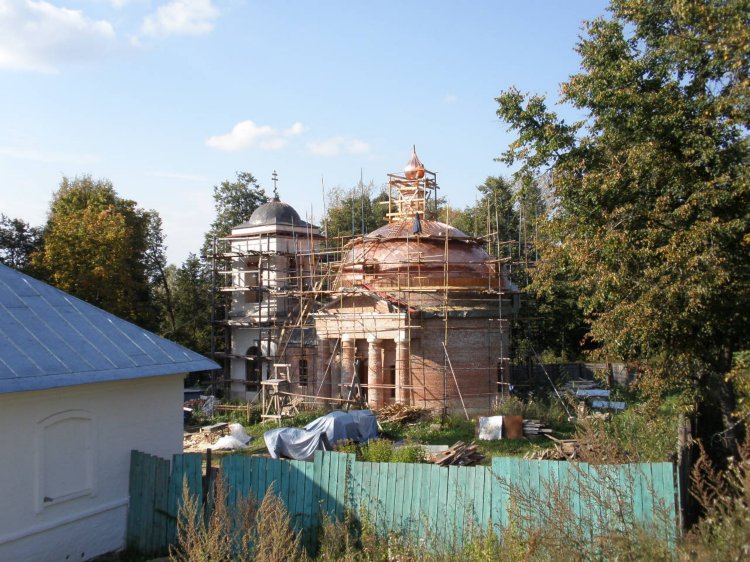 Сергиев Посад. Церковь Сошествия Святого Духа на Клементьевском (Никольском) кладбище. фасады