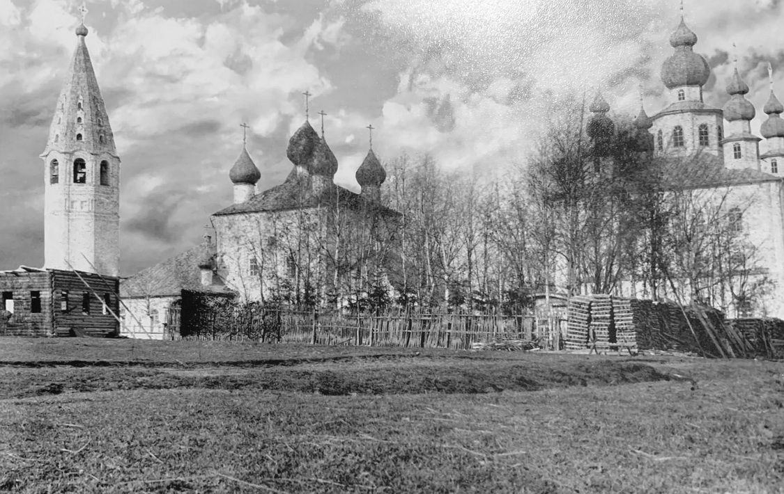 Улома. Храмовый комплекс. Церкви Троицы Живоначальной и Спаса Преображения. архивная фотография, Начало 20 века