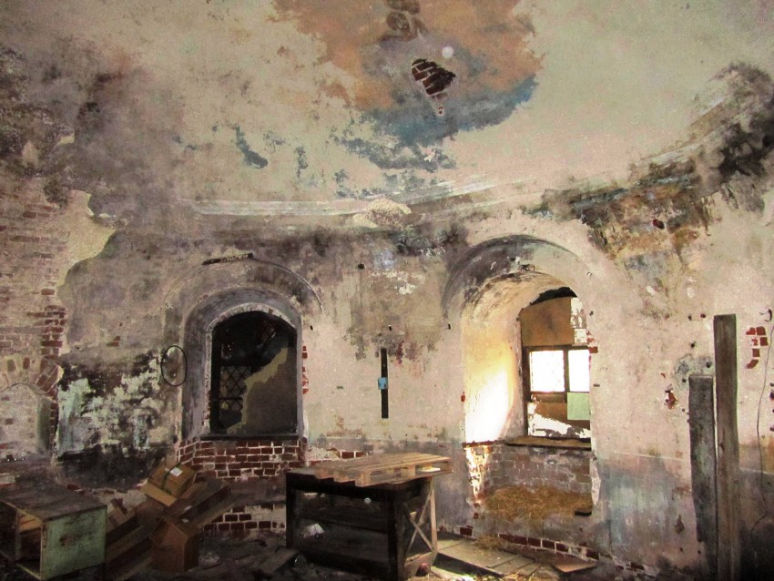 Церковь Спаса Всемилостивого, Улома (Череповецкий район, Вологодская область). интерьер и убранство, главный престол