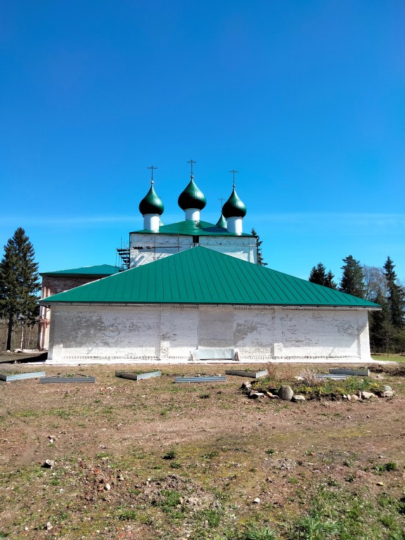 Улома. Церковь Спаса Всемилостивого. фасады, Основной объём