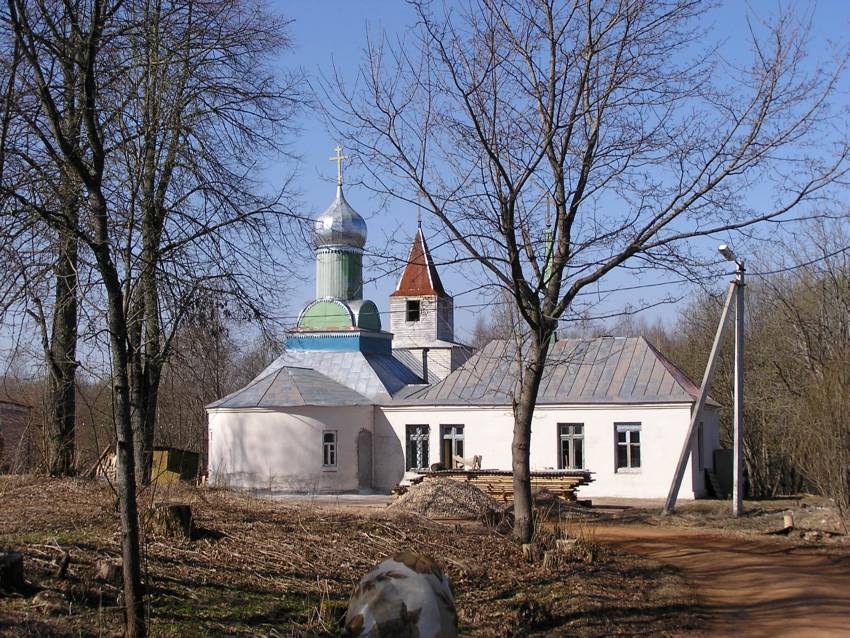 Броневик. Антониево-Дымский Троицкий мужской монастырь. общий вид в ландшафте