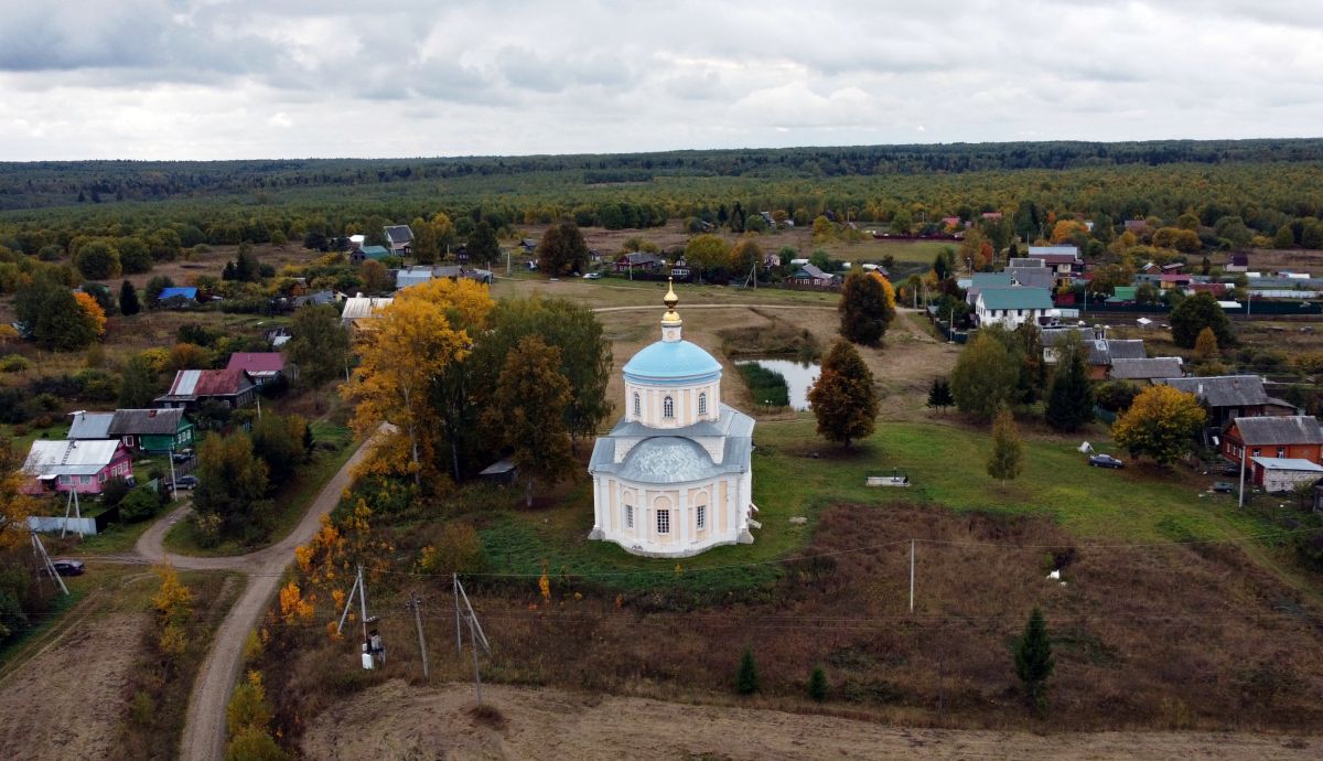 Церковь Тихвинской иконы Божией Матери, Рюминское (Александровский район, Владимирская область). общий вид в ландшафте