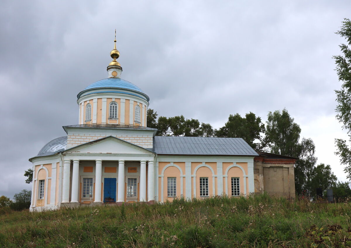 Церковь Тихвинской иконы Божией Матери, Рюминское (Александровский район, Владимирская область). общий вид в ландшафте, Вид с севера