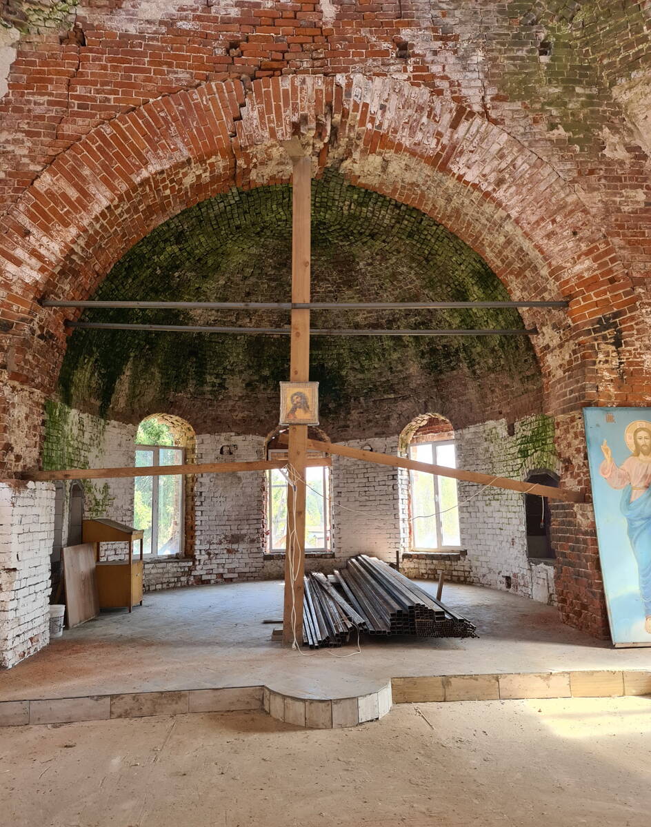 Церковь Троицы Живоначальной, Горки (Александровский район, Владимирская область). архитектурные детали, Алтарь