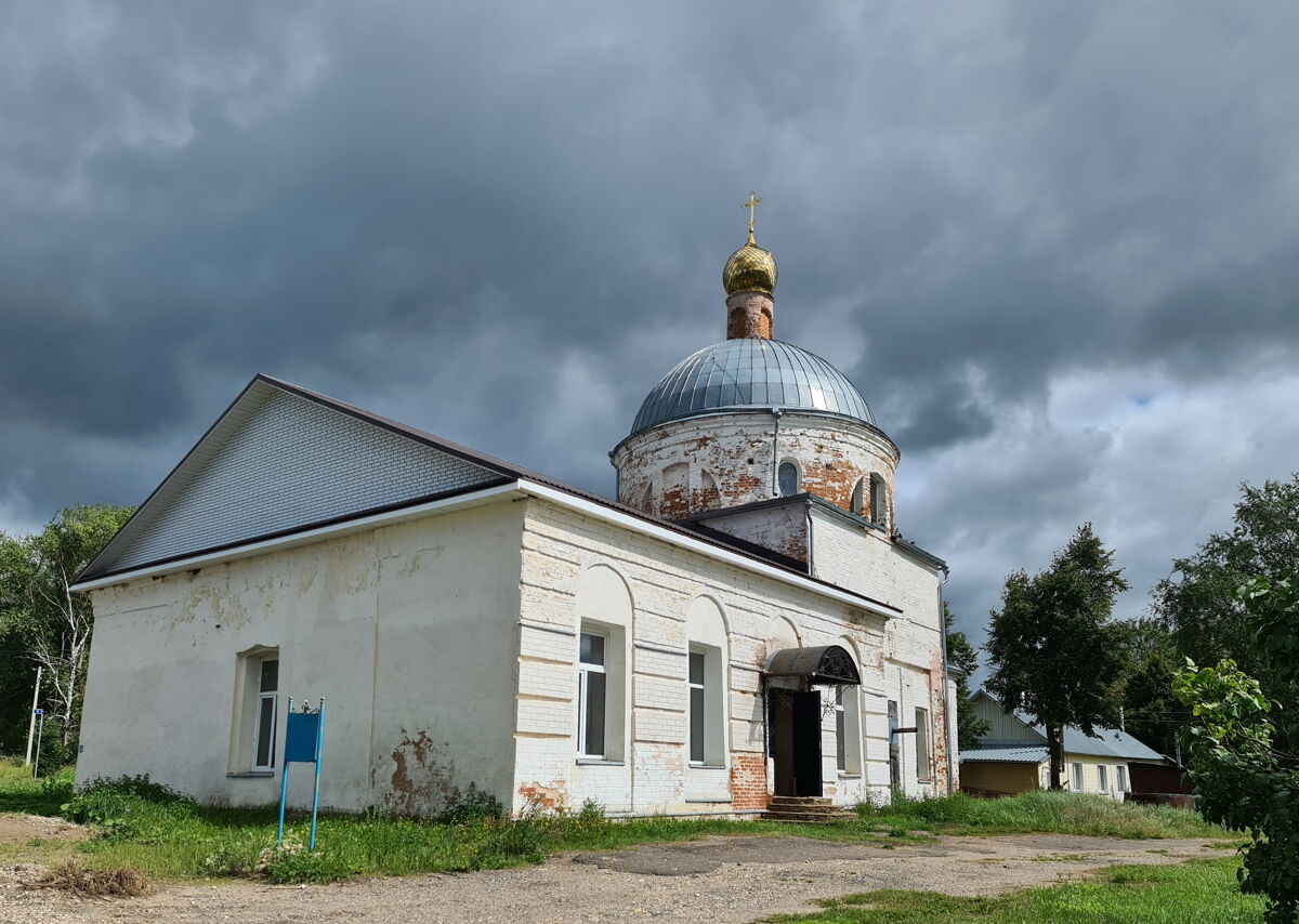 Церковь Покрова Пресвятой Богородицы, Мошнино (Александровский район, Владимирская область). общий вид в ландшафте, Вид с юго-запада