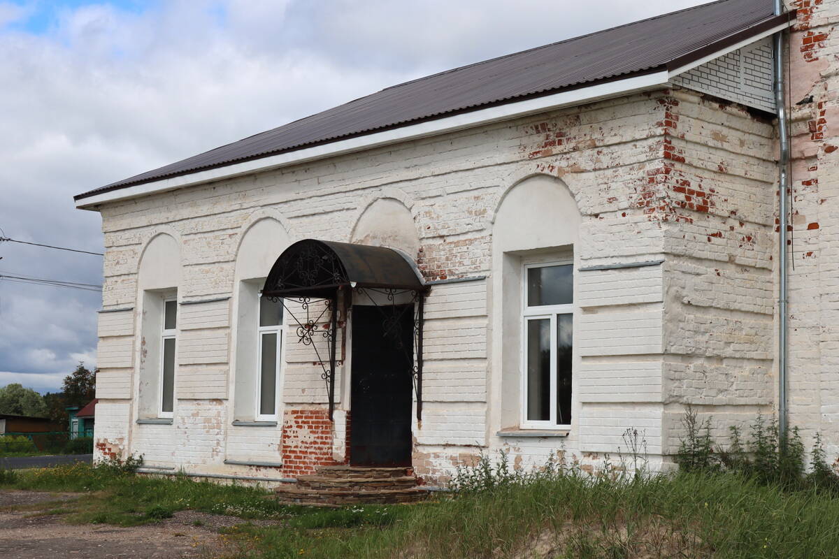 Церковь Покрова Пресвятой Богородицы, Мошнино (Александровский район, Владимирская область). фасады, Южный фасад трапезной
