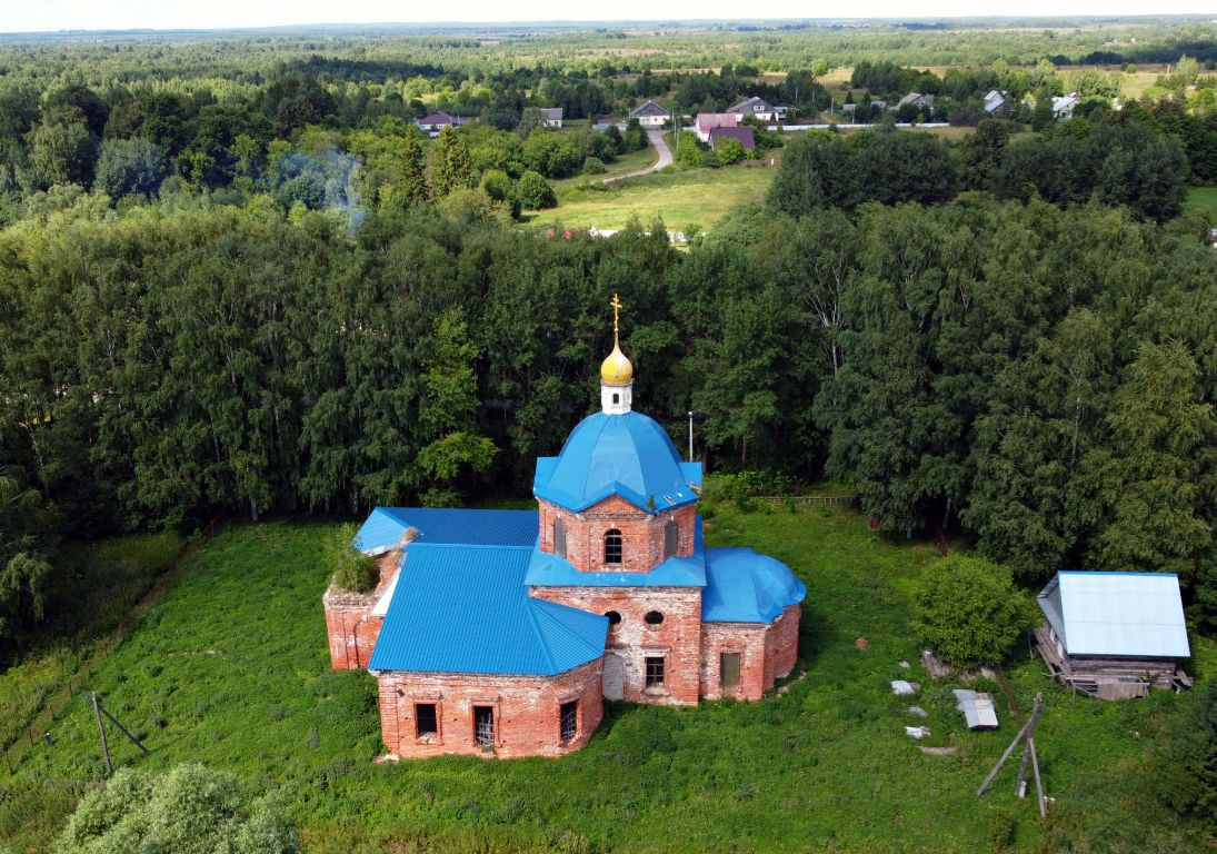 Годуново. Церковь Михаила Архангела. общий вид в ландшафте