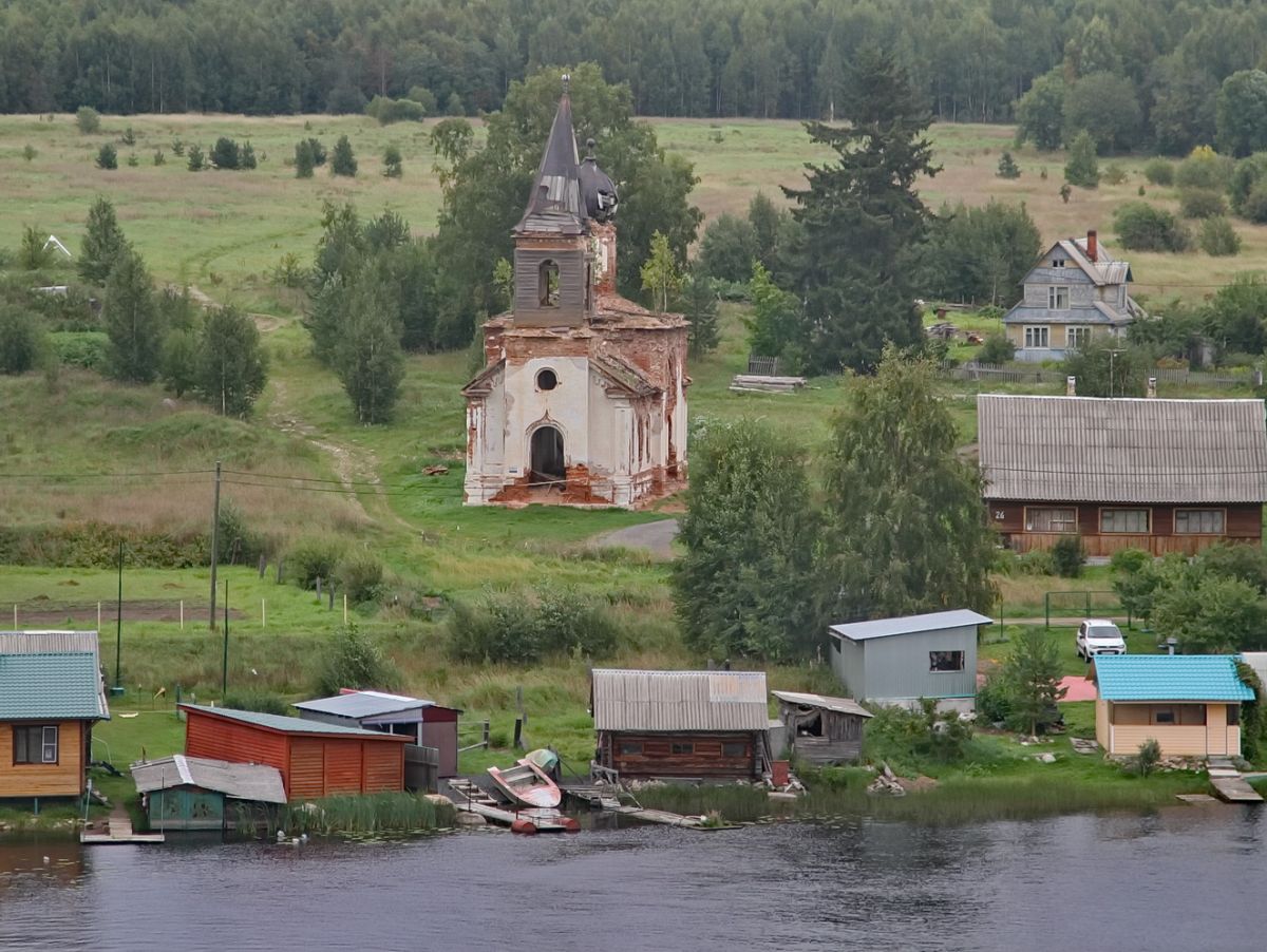 Церковь Казанской иконы Божией Матери, Белая Гора (Кондопожский район, Республика Карелия). общий вид в ландшафте