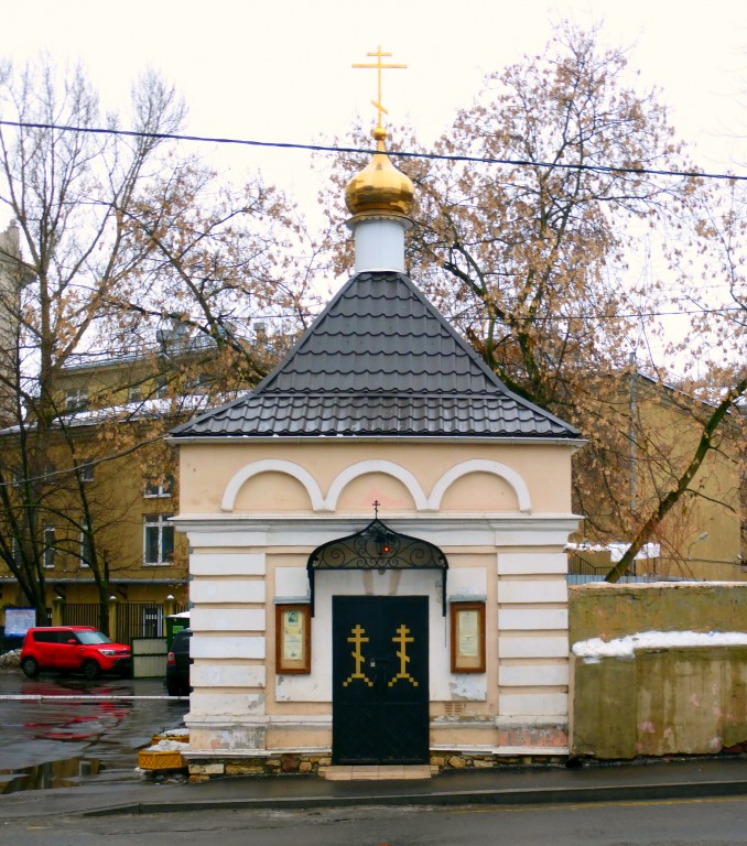 Таганский. Часовня Казанской иконы Божией Матери на Воронцовом поле. фасады, Снимок сделан ранним утром 1 января.