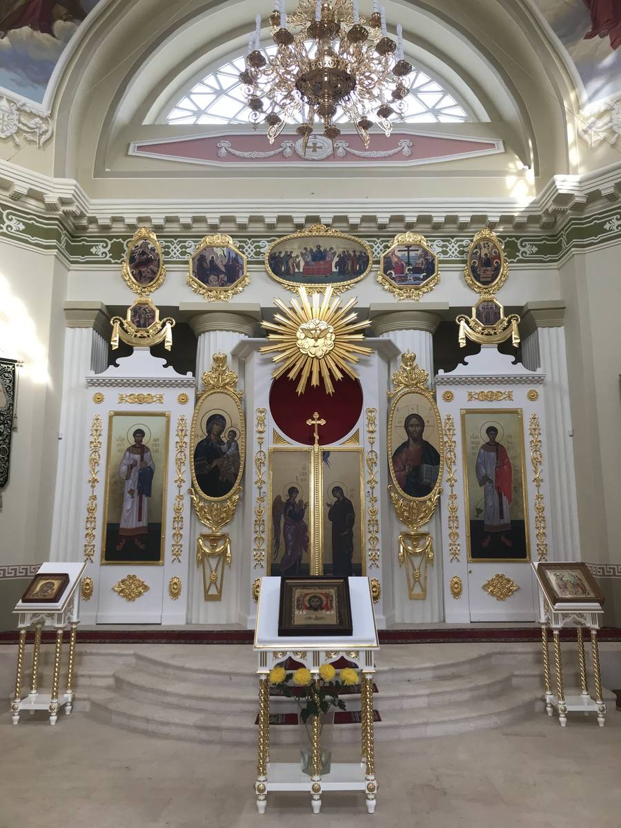 Иконостас, восстановленный по архивным фотографиям, интерьер и убранство. Храм-памятник Спаса Нерукотворного Образа, Кировский район (Казань, город, Республика Татарстан)
