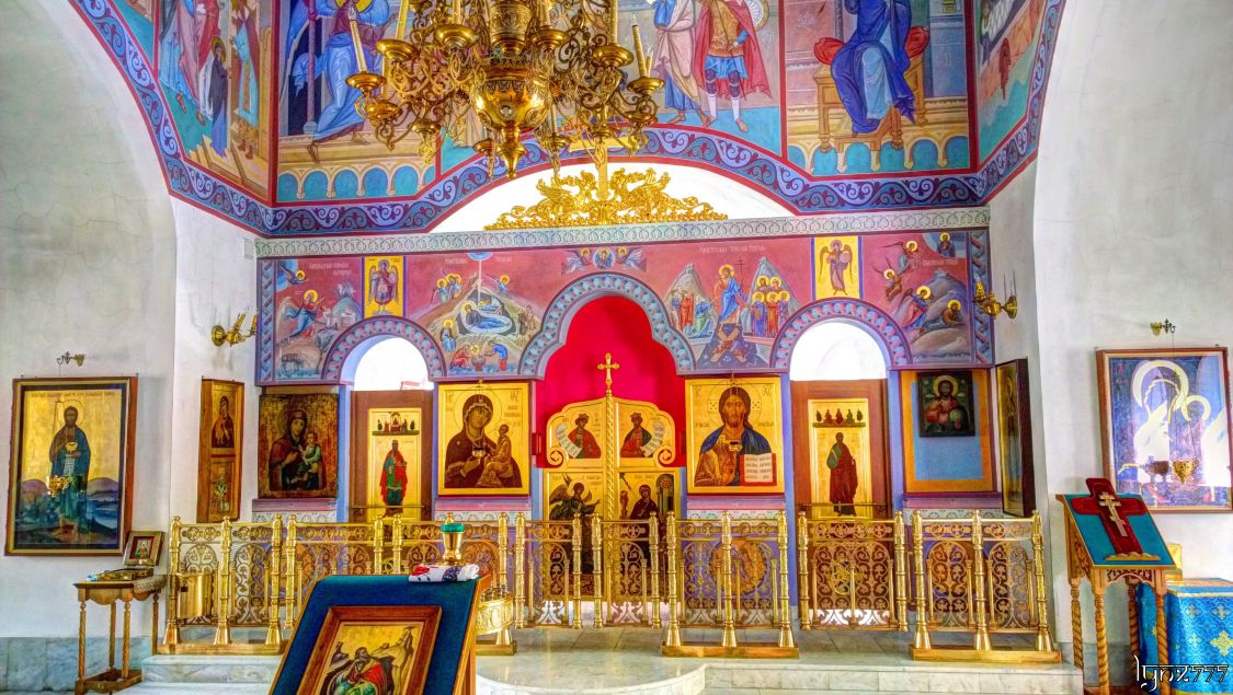 Церковь Тихвинской иконы Божией Матери в Старотатарской слободе, Вахитовский район (Казань, город, Республика Татарстан). интерьер и убранство, центральный иконостас