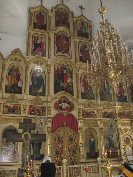 Церковь Параскевы Пятницы (Рождества Пресвятой Богородицы), Вахитовский район (Казань, город, Республика Татарстан). интерьер и убранство, Главный иконостас храма
