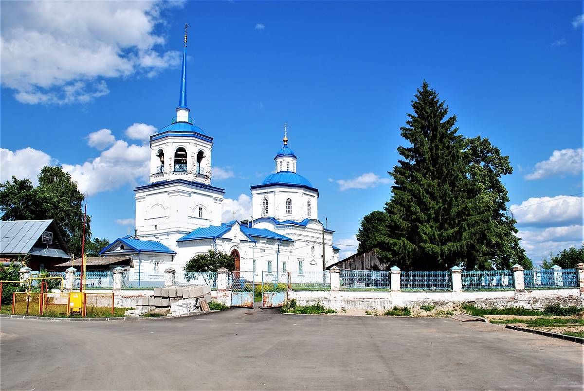 общий вид в ландшафте. Церковь Похвалы Пресвятой Богородицы, Орёл (Усольский район, Пермский край)
