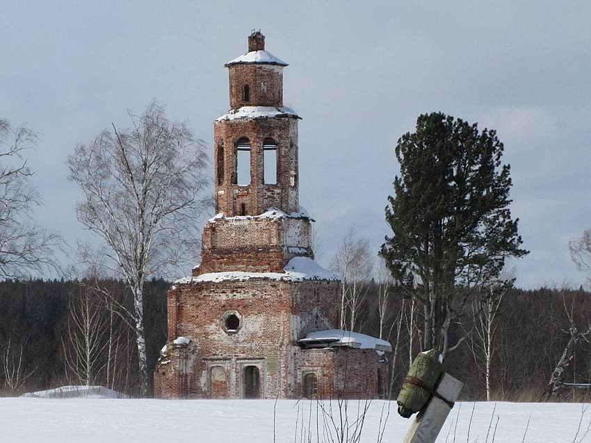 Верх-Усолка. Церковь Покрова Пресвятой Богородицы. общий вид в ландшафте, вид с юго-востока