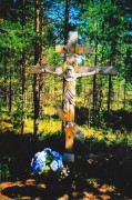 Часовня Георгия Победоносца, один из многочисленных крестов Сандармоха<br>, Сандармох, Медвежьегорский район, Республика Карелия