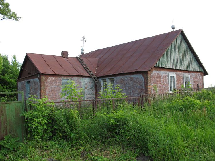 Церковь Троицы Живоначальной, Михайловка (Лозовской район, Украина, Харьковская область). фасады, Ведутся ремонтные работы, очистка территории от кустарника и деревьев.		      