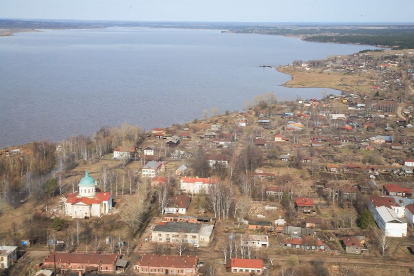 Чёрмоз. Церковь Рождества Пресвятой Богородицы. общий вид в ландшафте