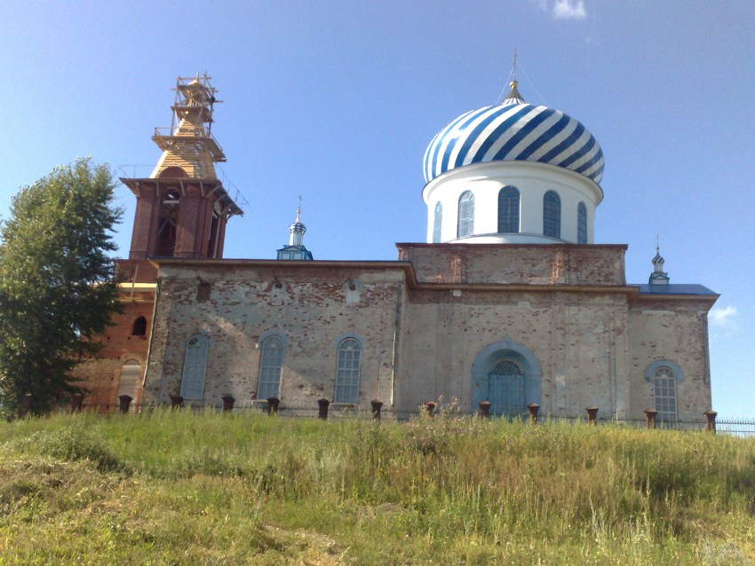Троицкий женский монастырь. Церковь Михаила Архангела, Бирск (Бирский район, Республика Башкортостан). общий вид в ландшафте