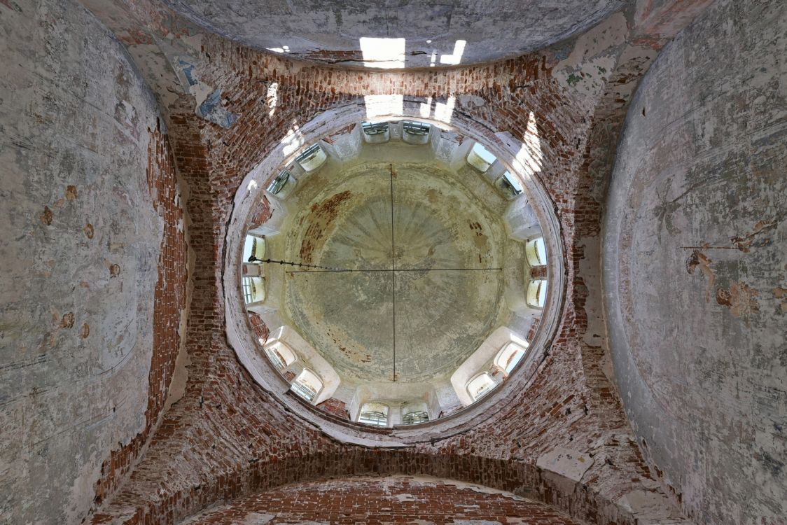 Церковь Троицы Живоначальной, Анненково, урочище (Вадский район, Нижегородская область). интерьер и убранство, Подкупольное пространство основного объема
