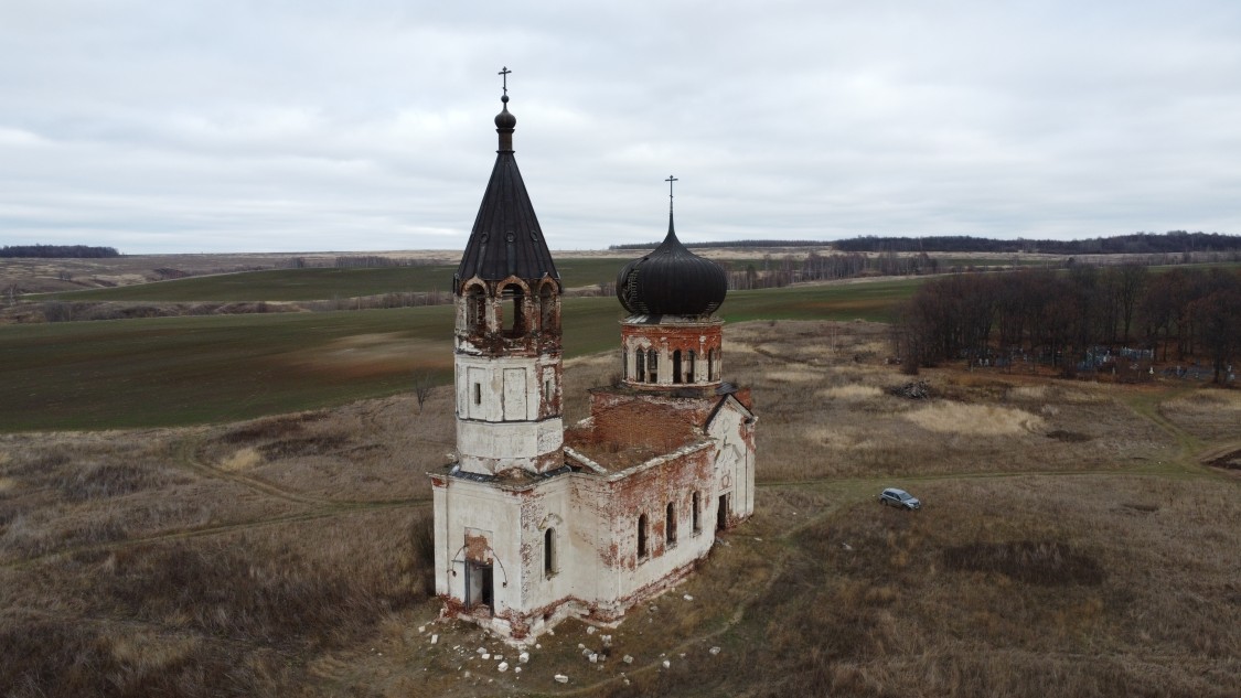 Анненково, урочище. Церковь Троицы Живоначальной. общий вид в ландшафте