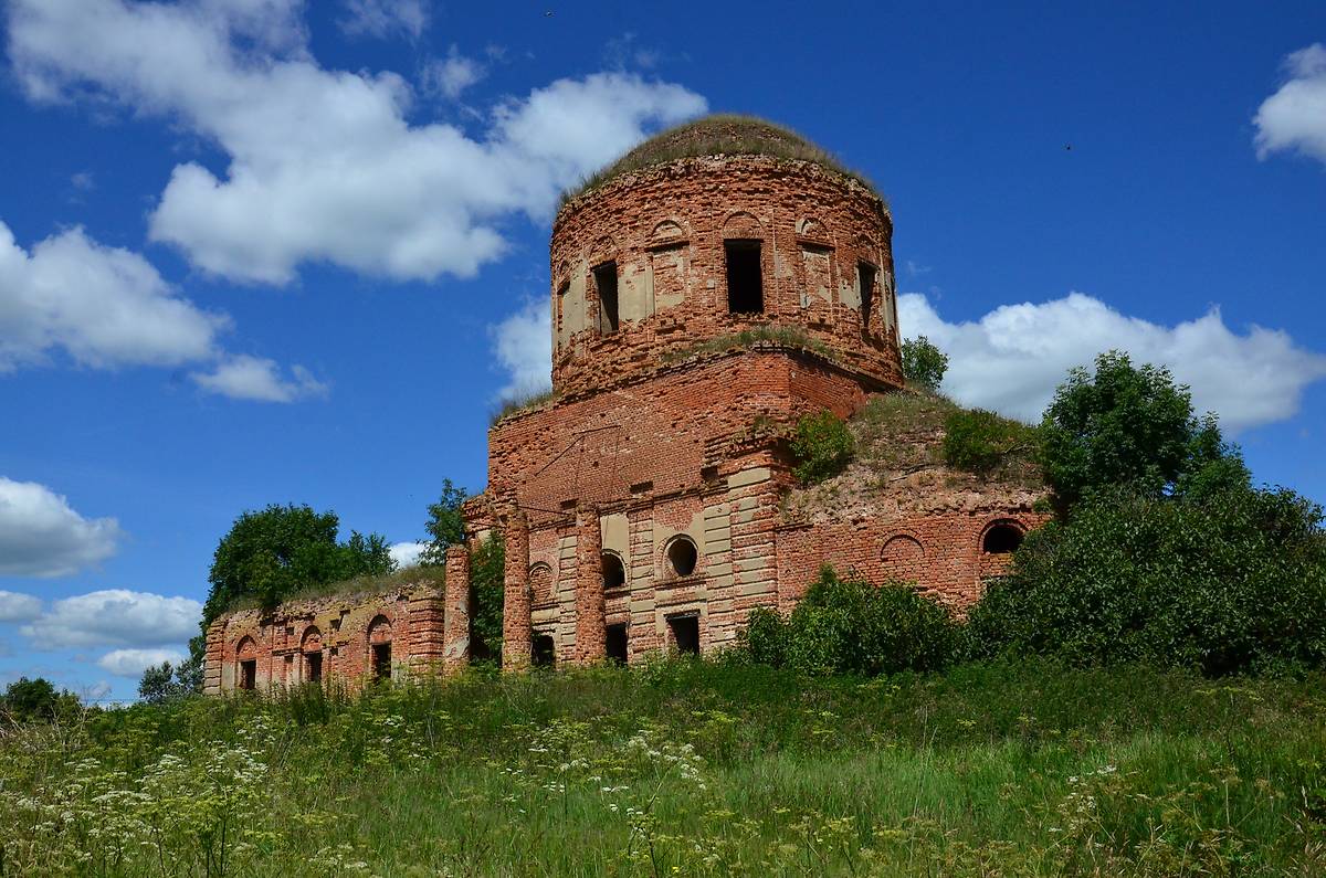 фасады. Церковь Рождества Пресвятой Богородицы, Барятино (Мещовский район, Калужская область)