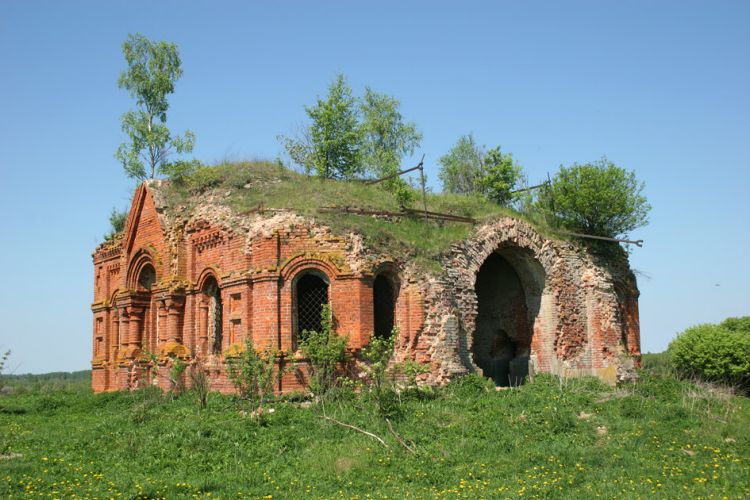Церковь Троицы Живоначальной, Изъялово (Мещовский район, Калужская область). общий вид в ландшафте
