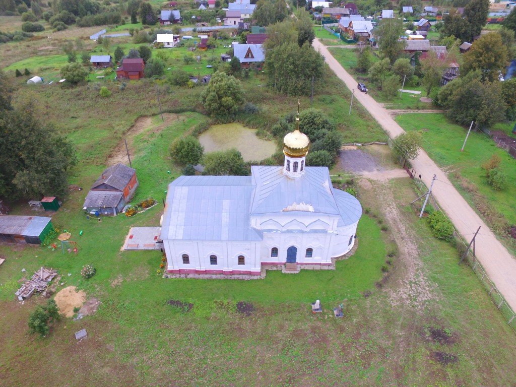 Церковь Вознесения Господня, Нововоскресенское (Александровский район, Владимирская область). общий вид в ландшафте, Вид с юга, фото с квадрокоптера.
