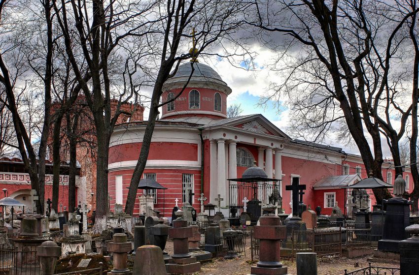 Донской. Донской монастырь. Церковь Михаила Архангела. общий вид в ландшафте
